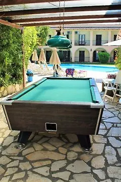 Annaliza מלון דירות 3*
